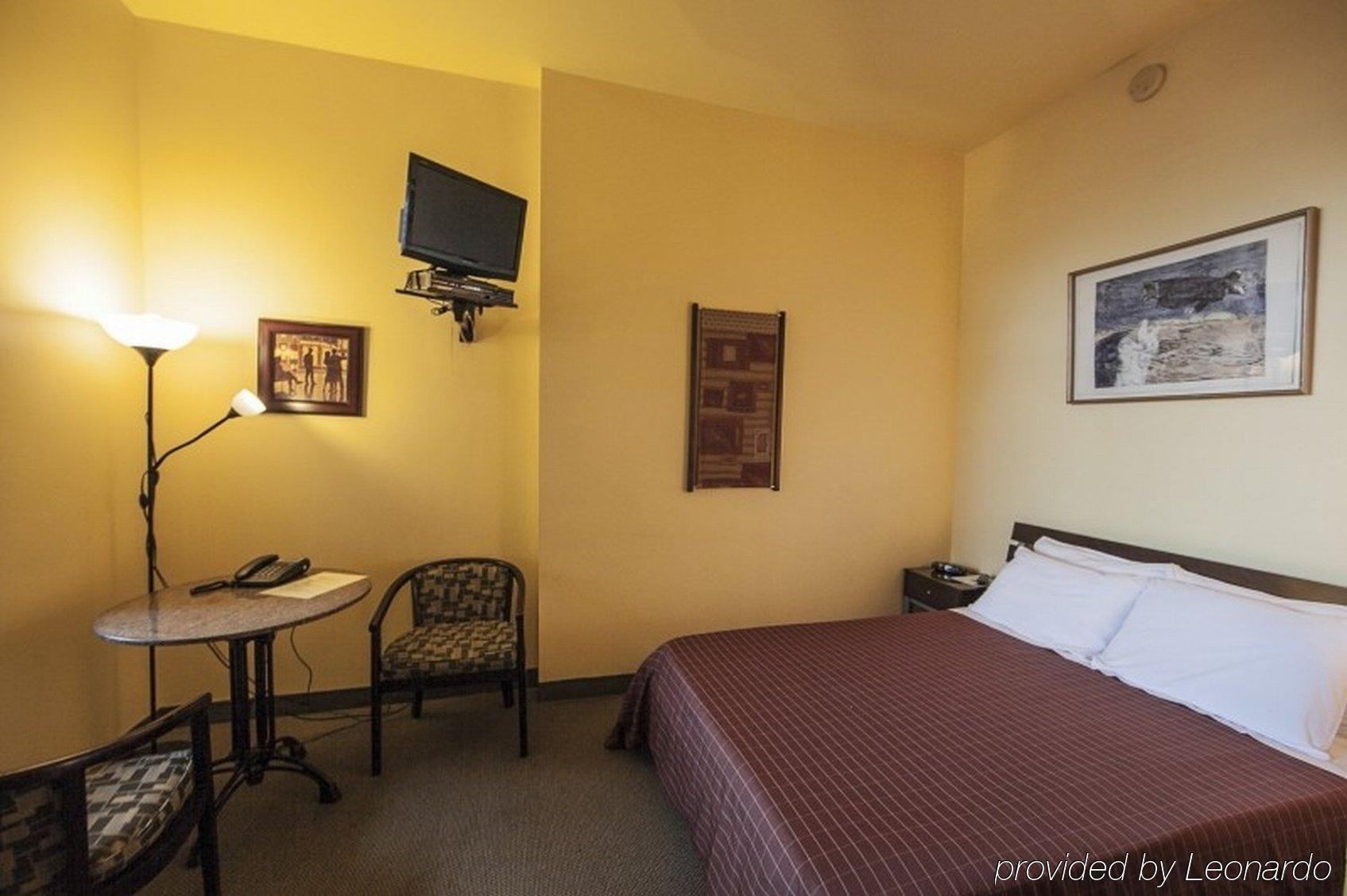 Anne Ma Soeur Anne Hotel Studio มอนทรีอัล ภายนอก รูปภาพ
