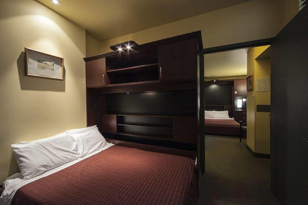 Anne Ma Soeur Anne Hotel Studio มอนทรีอัล ภายนอก รูปภาพ