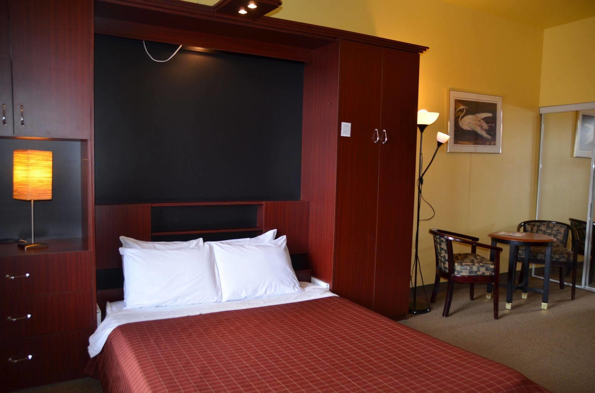 Anne Ma Soeur Anne Hotel Studio มอนทรีอัล ภายนอก รูปภาพ